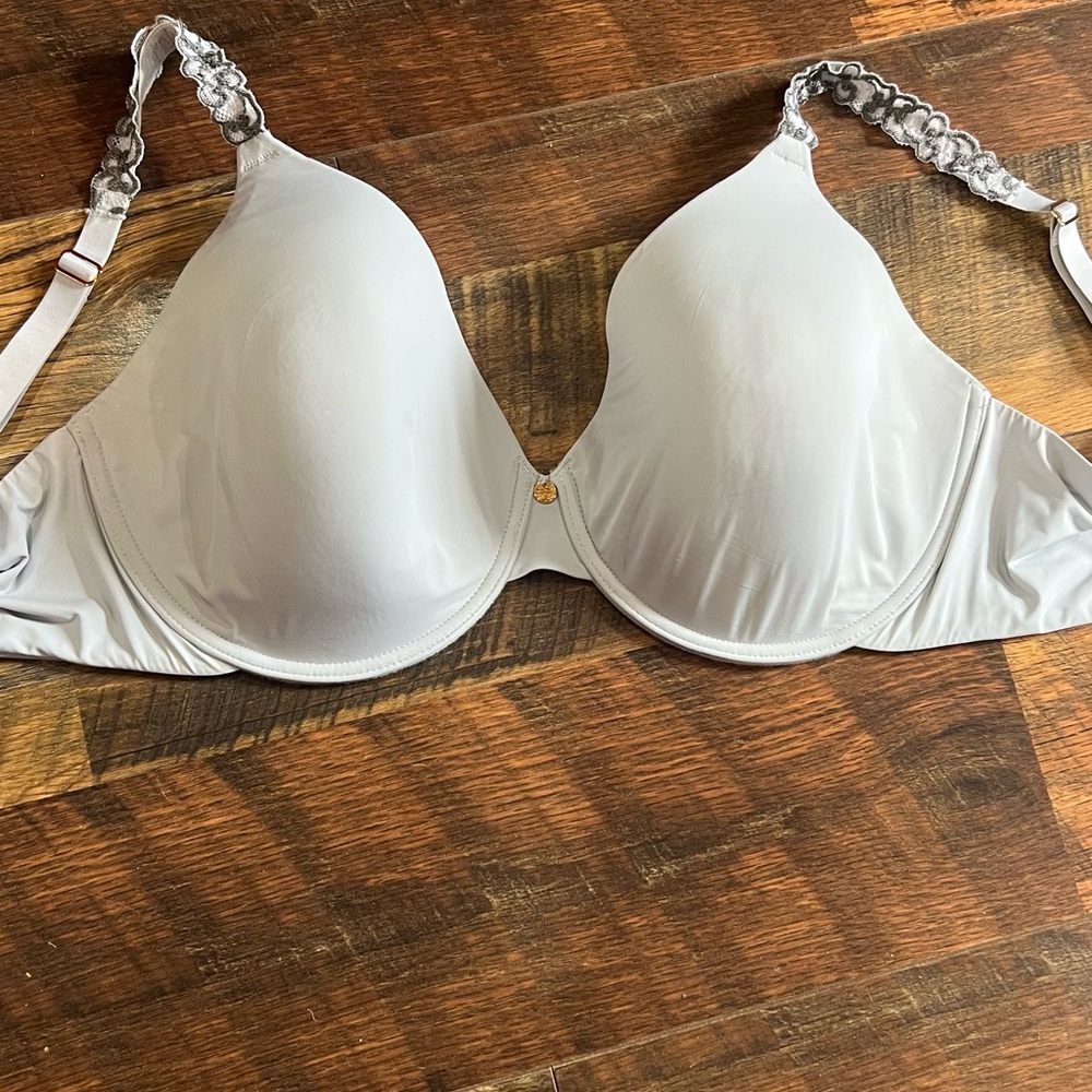 Natori Gray T-Shirt Bra with Lace Straps
